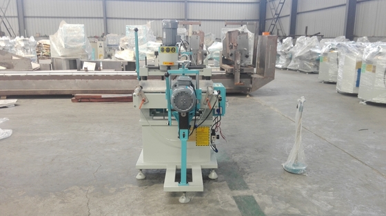 China Altamente máquina del Pvc Upvc de la velocidad para la fresadora del agujero de la cerradura del perfil de la puerta proveedor